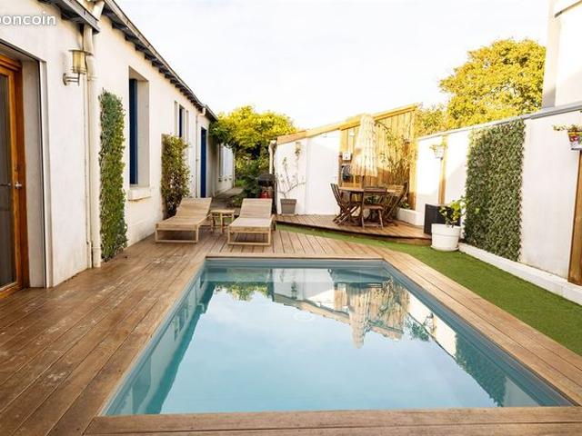 Maison 8 pièces 235 m²