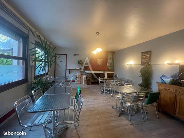 Maison 8 pièces 235 m²
