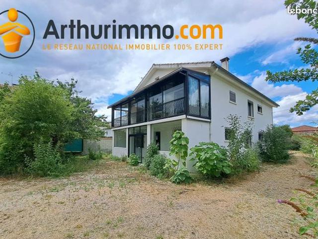 Maison 8 pièces 235 m²