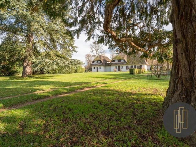 Maison 8 pièces 235 m²