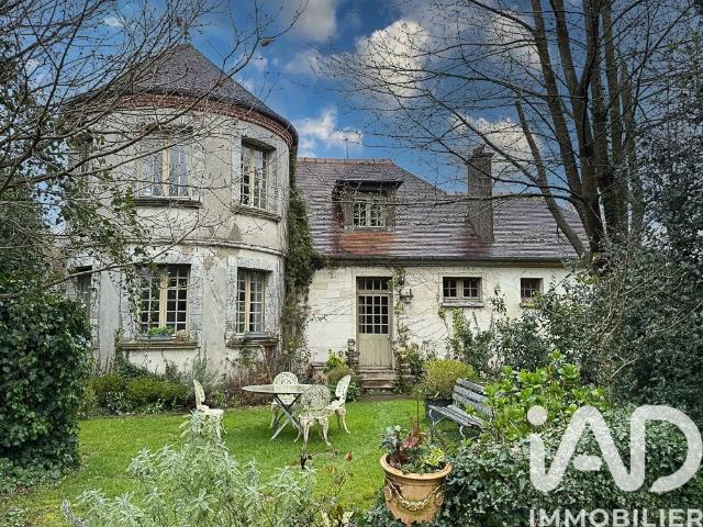 Maison 8 pièces 235 m²