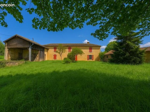 Maison 8 pièces 235 m²