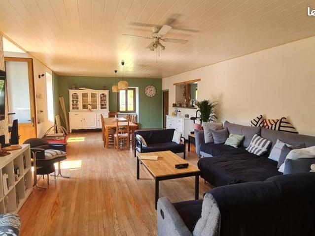 Maison 8 pièces 235 m²