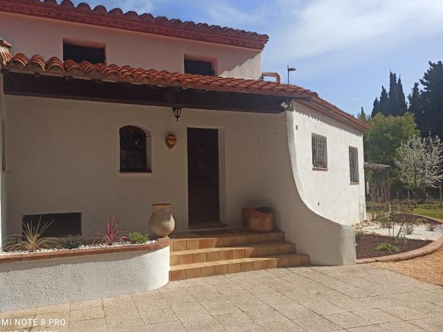 Maison 8 pièces 235 m²