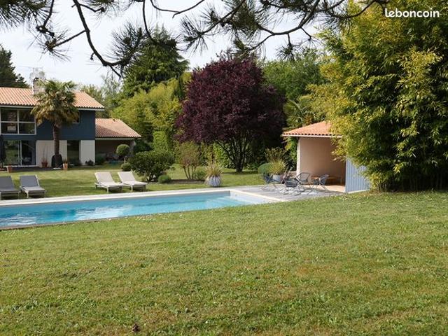 Maison 8 pièces 235 m²