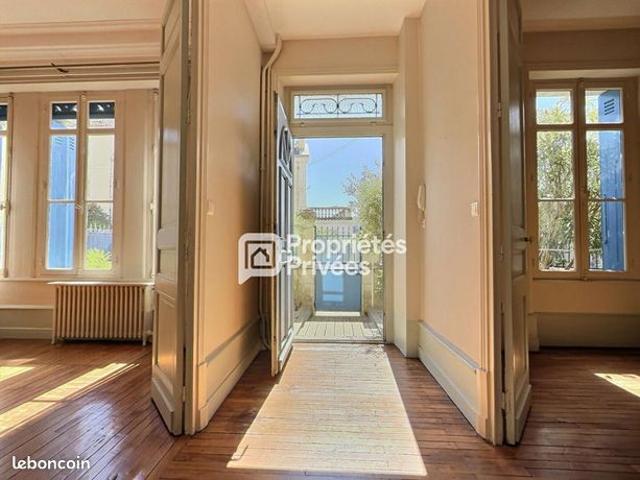 Maison 8 pièces 236 m²