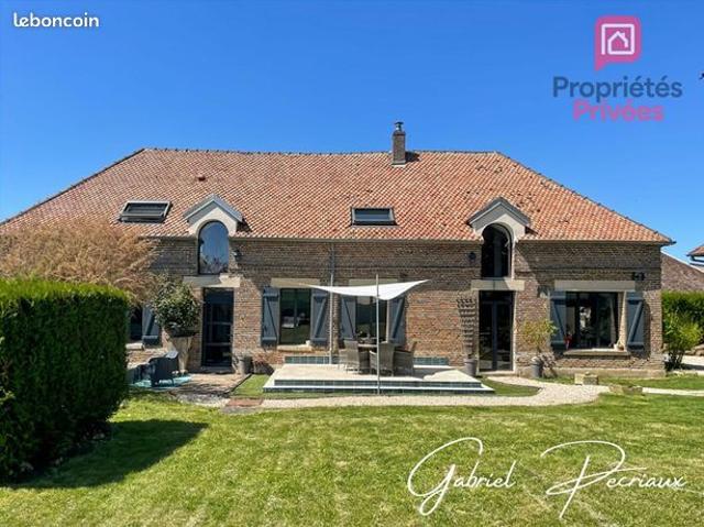 Maison 8 pièces 236 m²