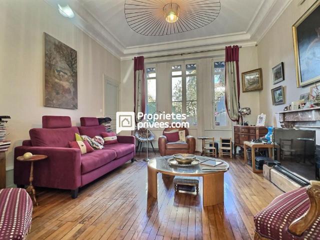 Maison 8 pièces 236 m²