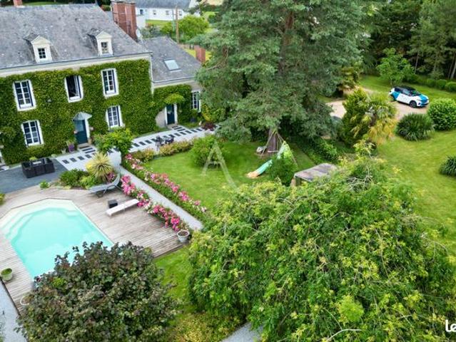 Maison 8 pièces 236 m²