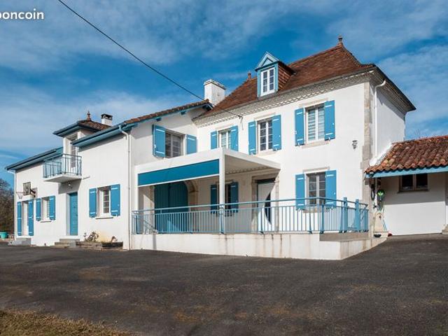 Maison 8 pièces 236 m²