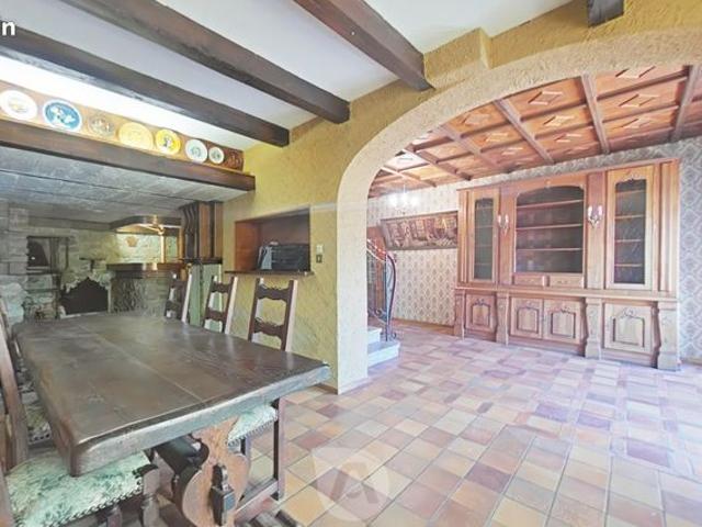 Maison 8 pièces 236 m²