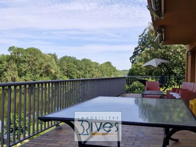 Maison 8 pièces 236 m²