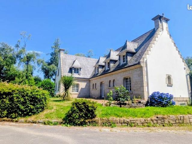 Maison 8 pièces 236 m²