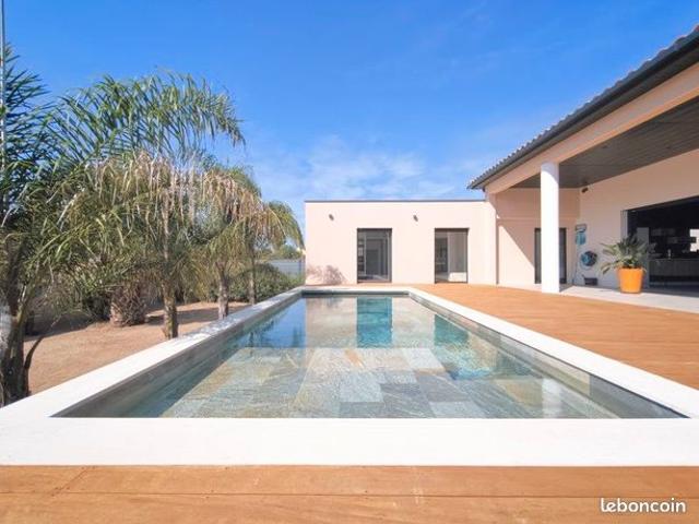 Maison 8 pièces 236 m²