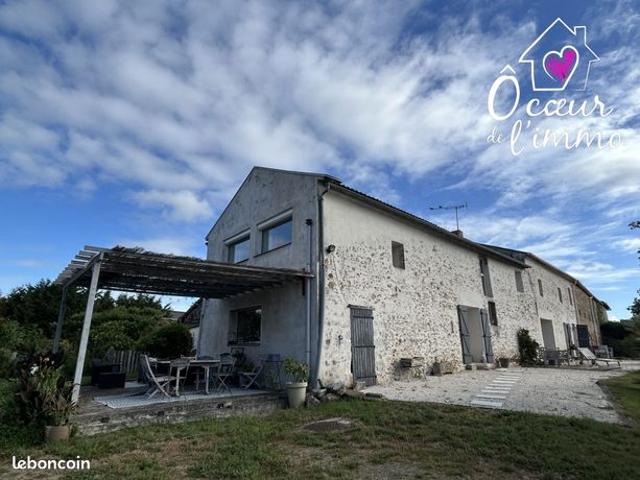Maison 8 pièces 236 m²
