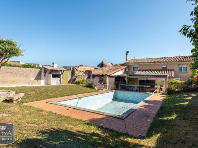 Maison 8 pièces 236 m²