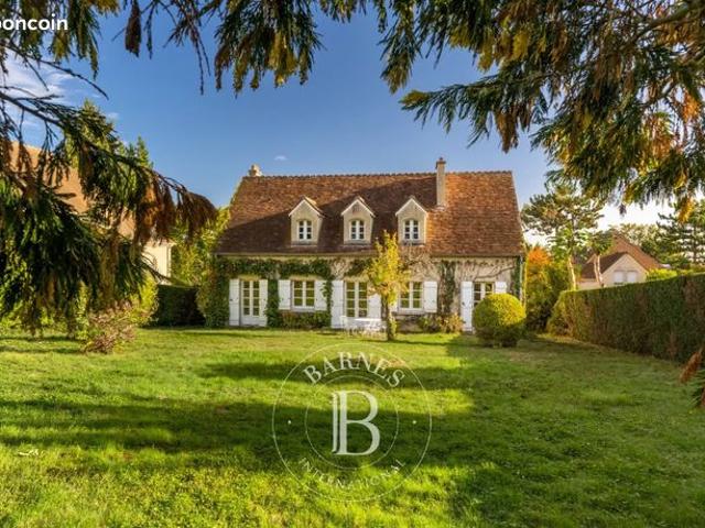 Maison 8 pièces 236 m²