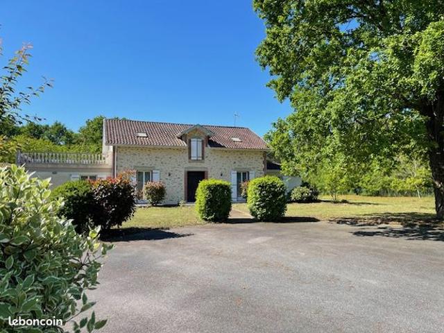 Maison 8 pièces 237 m²
