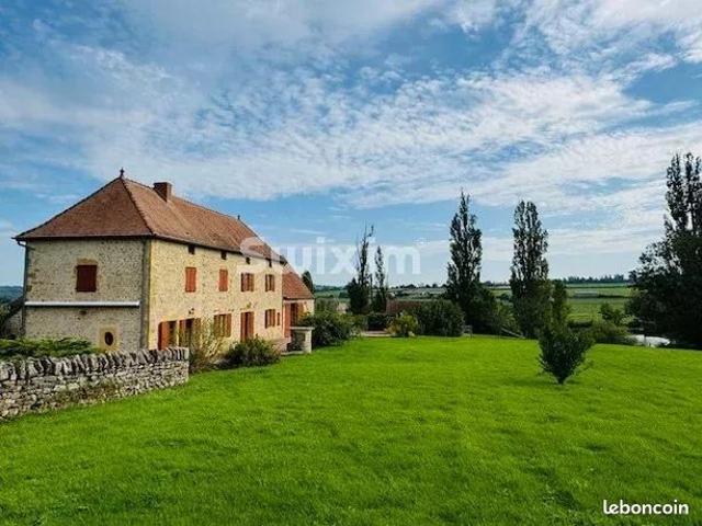Maison 8 pièces 237 m²