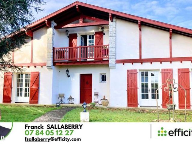 Maison 8 pièces 237 m²