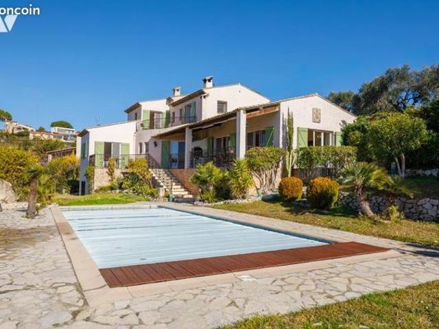 Maison 9 pièces 237 m²