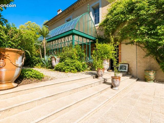 Maison 8 pièces 237 m²