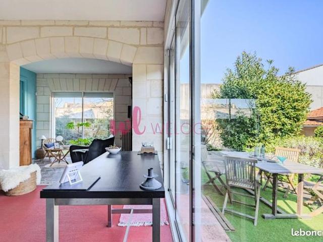 Maison 8 pièces 237 m²