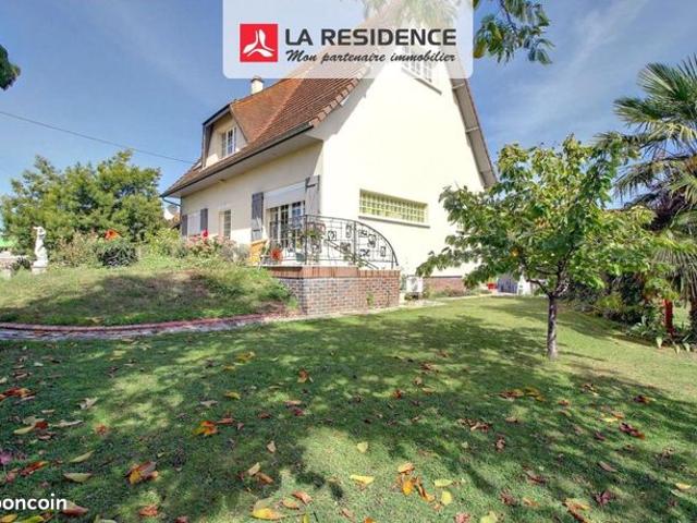 Maison 8 pièces 237 m²