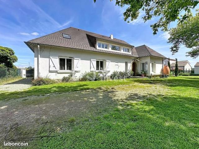 Maison 8 pièces 237 m²