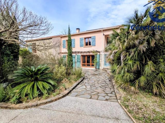 Maison 8 pièces 237 m²