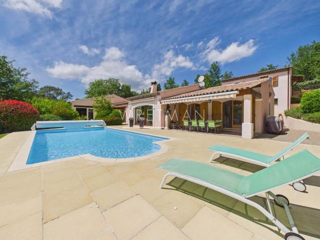 Maison 8 pièces 237 m²
