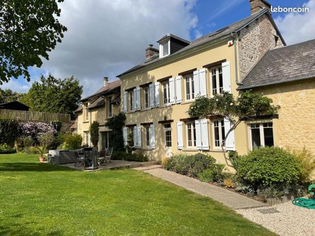 Maison 8 pièces 237 m²
