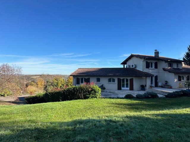 Maison 8 pièces 237 m²