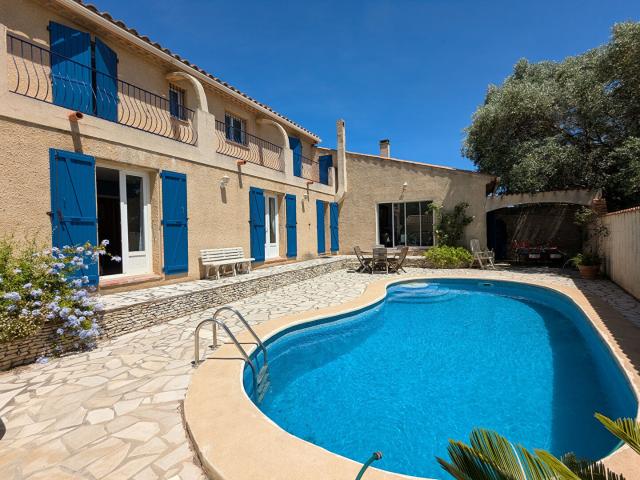 Maison 8 pièces 237 m²
