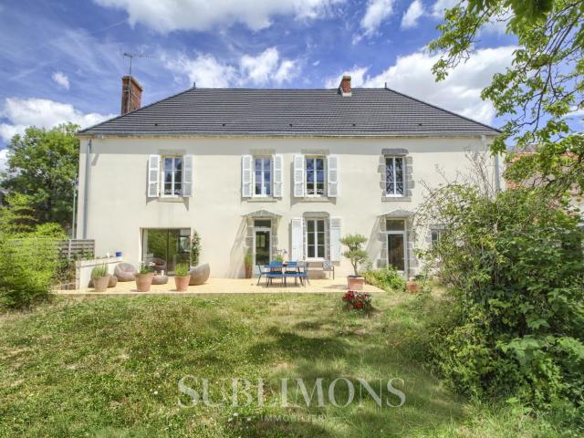 Maison 8 pièces 237 m²