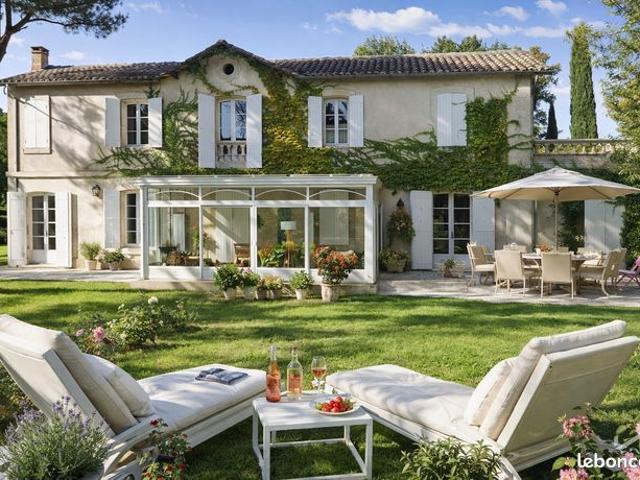 Maison 8 pièces 237 m²