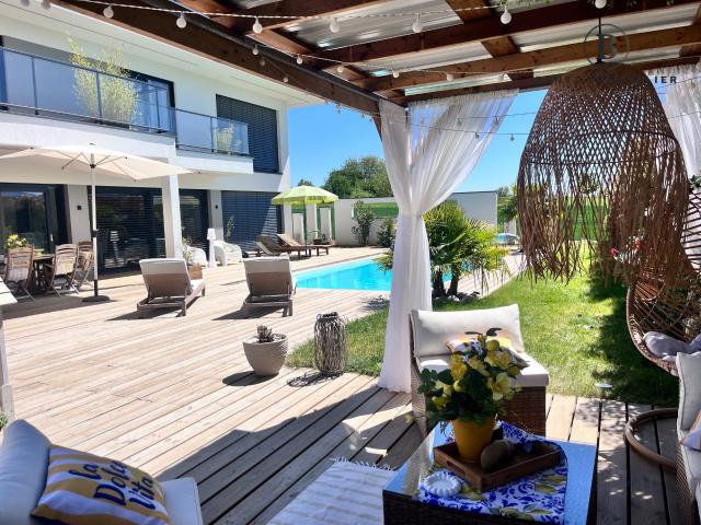 Maison 8 pièces 237 m²