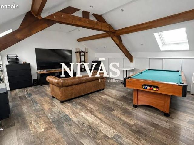 Maison 8 pièces 238 m²