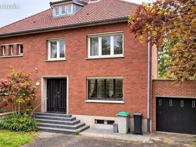 Maison 8 pièces 238 m²