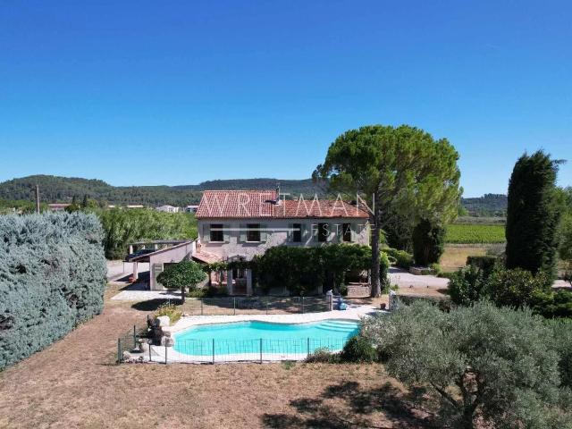 Maison 8 pièces 238 m²