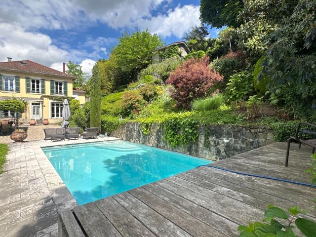 Maison 8 pièces 238 m²