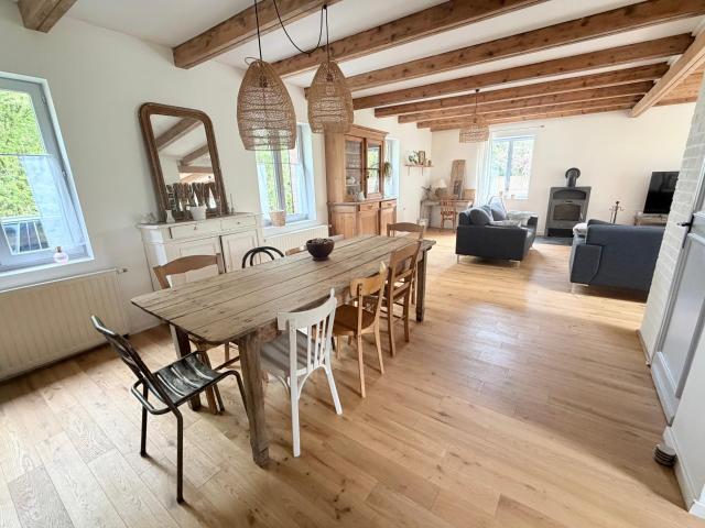 Maison 7 pièces 238 m²
