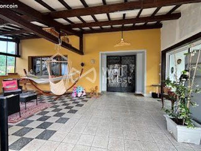 Maison 8 pièces 238 m²
