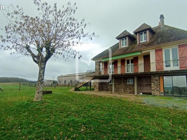 Maison 8 pièces 238 m²