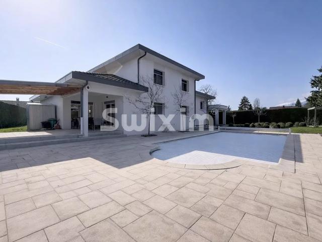 Maison 8 pièces 238 m²