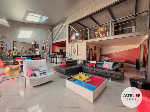 Maison 8 pièces 238 m²