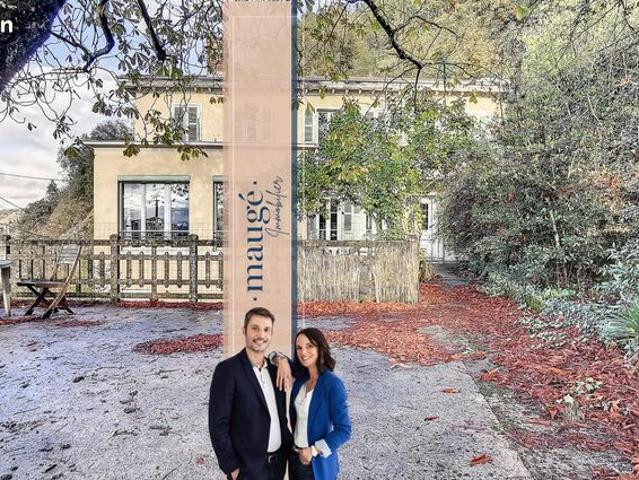 Maison 8 pièces 238 m²