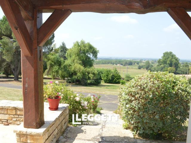 Maison 8 pièces 239 m²