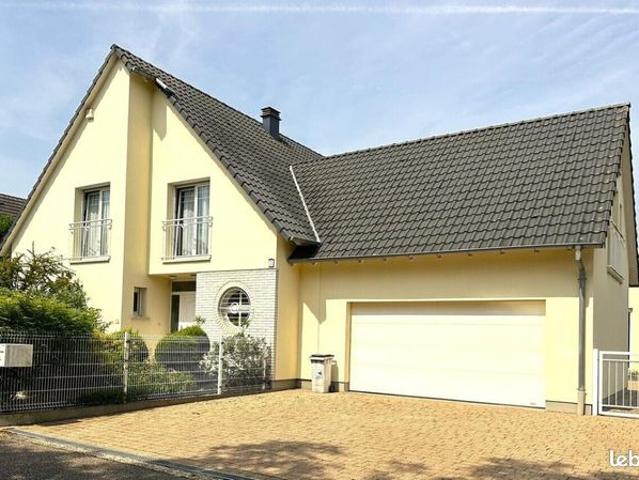 Maison 8 pièces 239 m²