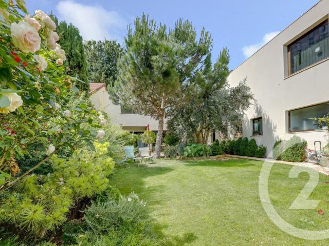 Maison 8 pièces 239 m²